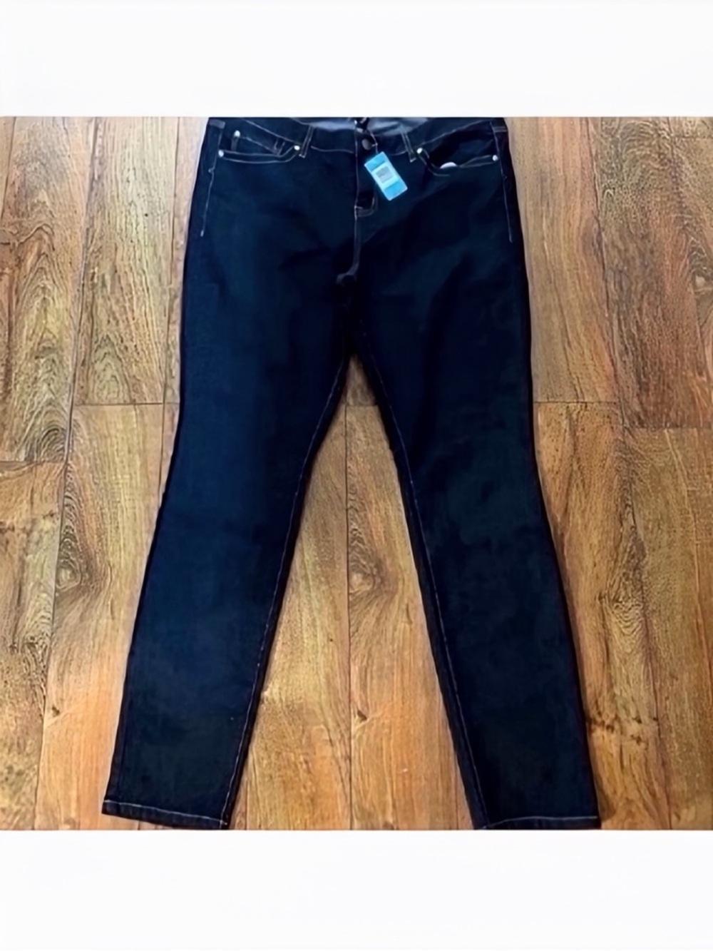 New With Tags Beautiful Torrid Straight Leg Dark Wash Jeans 18R - Picture 1 of 2